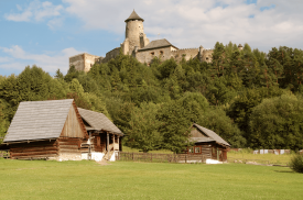 stara-lubovna-hrad-nad-skanzenom